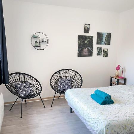 Jolie Appartement 2 Chambres 65M2 Au Centre Ville فونتيناي لو كومت المظهر الخارجي الصورة